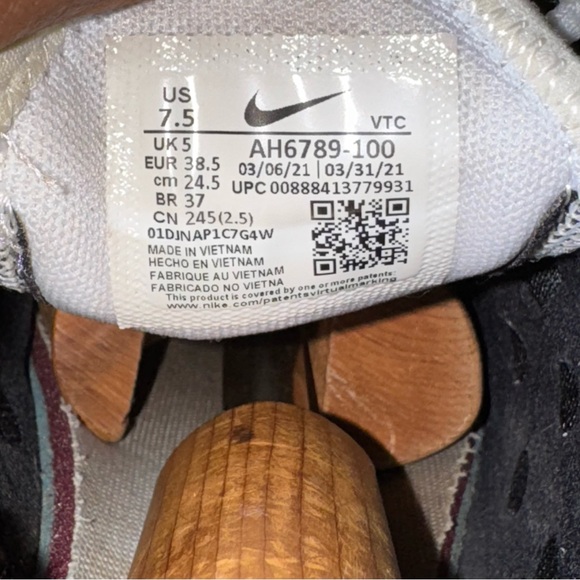 Nike Air Max 270 White Black AH6789-100 Women’s Size 7.5 - Picture 6 of 6